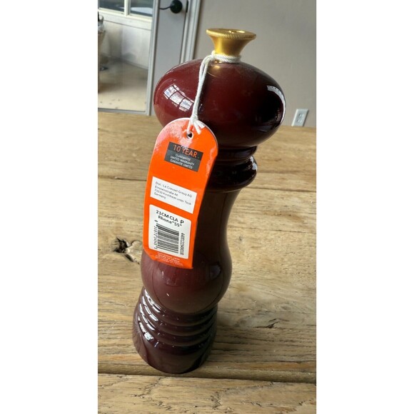 Le Creuset Acrylic Classic Manual Pepper Mill 8 in Rhone NEW - Picture 3 of 6